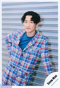 Amazon.co.jp: Snow Man 公式 生 写真（岩本照）SM02715 : おもちゃ